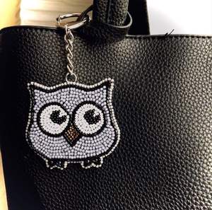 Llavero Artesanal Personalizado con Cuentas y Bordado Floral Clásico y Duradero de MOHSIN HANDICRAFT - Product Image 3