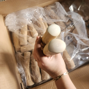 MASCOTA DE MADERA DE CAFÉ AMIGABLE | HECHO DE MADERA NATURAL VIETNAMESA - Product Image 1