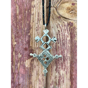 Joyería Coleccionable Vintage Tuareg de Estilo Transcultural - Product Image 1