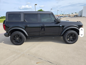 Ford Bronco Black Diamond 2024 - Véhicule à énergie nouvelle d'occasion en excellent état - À vendre - Product Image 2