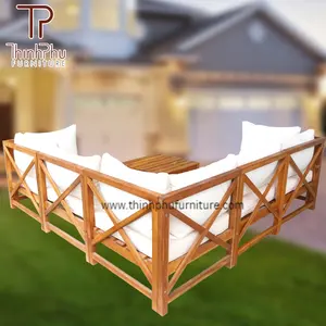 Gazebo Mobiliário de jardim estilo fazenda, sofá com almofada grossa, mesa de centro e decoração de pátio, em tecido de madeira, estilo composto