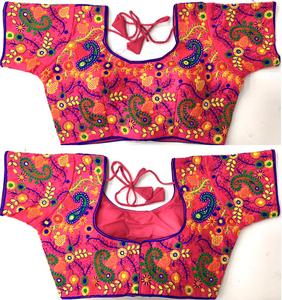 La blusa tiene trabajo de hilo y trabajo de espejo de aluminio Material de la blusa de seda pesada Tamaño De La blusa que hace 38 - Product Image 1