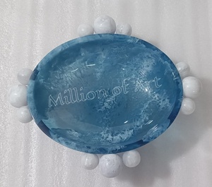 ชามผลไม้เรซิ่นสีน้ำเงินหรูหรา ปี 2025 พร้อมหูจับทรงกลมสีขาวเคลือบเงา ดีไซน์ใหม่ ชามเสิร์ฟผลไม้สีฟ้าอมเขียว ปรับแต่งได้ ทำด้วยมือ 3 มิติ ทันสมัย - Product Image 1