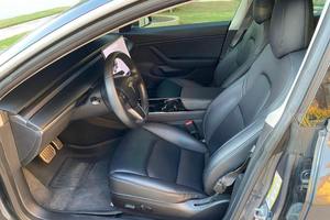 Tesla Model 3 Performance d'occasion propre, année 2018 - Product Image 4