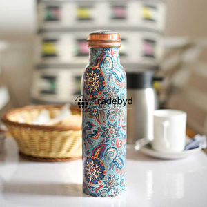 Botella de bebida a prueba de fugas inspirada en Heritage para buscadores de bienestar La botella de cobre Tradebyd apoya la hidratación ecológica - Product Image 5