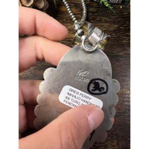 Colgante Greg Perry de Turquesa con Incrustaciones de Piedras Múltiples y Engaste de Plata de Ley, Bañado en Oro Rosa y Rodio, con Diseño de Número - Product Image 5