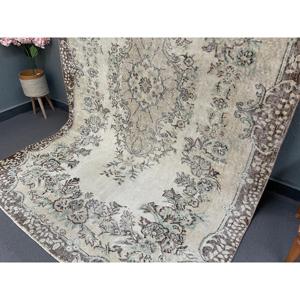 Tapis turc vintage écologique 5,6x8,9 pi (172x270 cm) en laine verte patchwork avec envers en latex - Product Image 3
