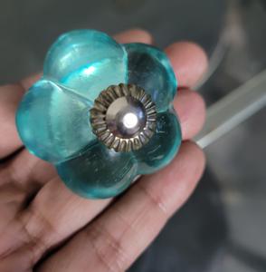Aqua Color Flower Glass Furniture Knobs & Pulls [CRK 103] para gabinetes, tocadores, cocinas, dormitorios, almacenes al aire libre - Product Image 3
