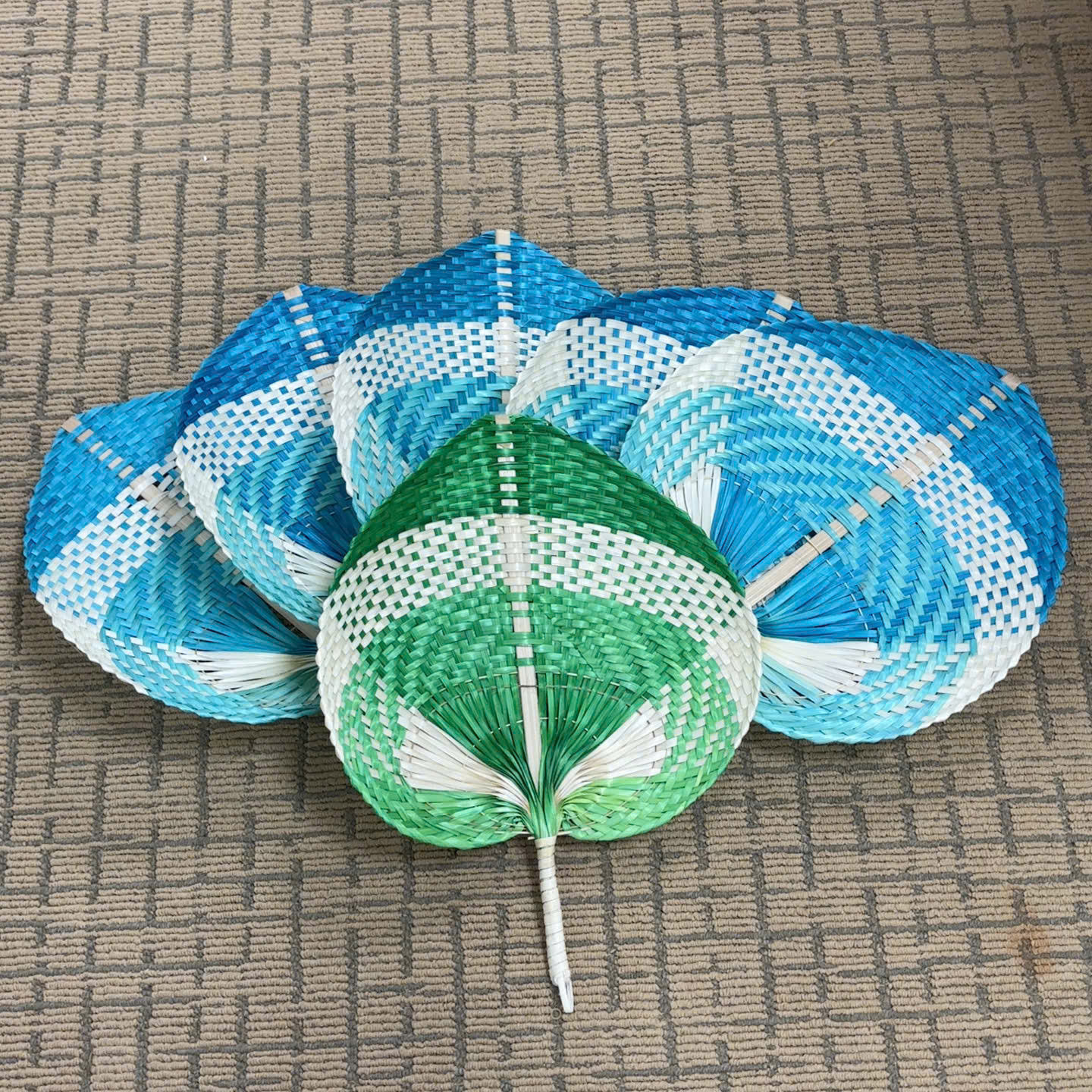 สีเขียว