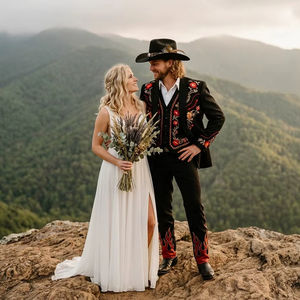 Traje de Boda Bordado Estilo Vaquero Occidental Negro para Hombre, Blazer y Pantalones con Diseño Floral de Llamas - Product Image 1