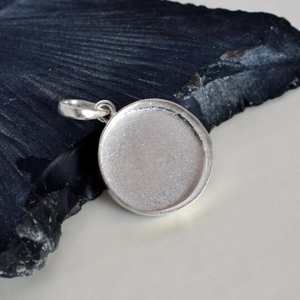 Pendentif rond en argent sterling 925 de 12 mm, éco-responsable, avec sertissage clos, composants de bijoux en résine pour cendres - Product Image 4