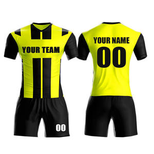 Maillot de football personnalisé à coupe ajustée, séchage rapide, 100% polyester, impression par transfert thermique, design rétro, col rond, demi-manches - Product Image 6