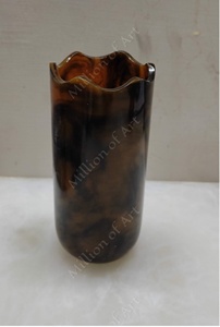 Large Resin Flower Vase for Valentine's Day American Style Tabletop Decoration with Customized Color and Modern Design - Product Image 2