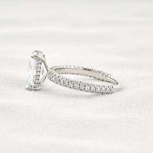 แหวนเพชรทรงเรเดียนท์คัท สร้างในห้องปฏิบัติการ ทองคำขาว 14K สไตล์วินเทจ ประดับเพชรทรงบริลเลียนท์คัทแบบฝังเพชรเรียง ชุบโรเดียม เหมาะสำหรับงานแต่งงานและงานเลี้ยง - Product Image 5
