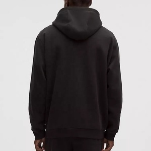 Sweat à capuche unisexe surdimensionné de haute qualité avec logo personnalisé brodé, couleur unie noire, pour homme, en tissu épais, idéal pour l'automne - Product Image 4