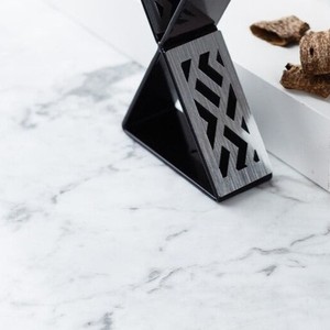 Quemador de Incienso Moderno en Forma de Z de Metal con Recipiente de Carbón Extraíble, Elegante Porta Incienso Árabe con Diseño Calado para Uso con Oud en el Medio Oriente - Product Image 6