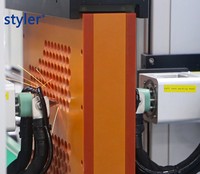 Soudeuse automatique par points à double face de 10000 ampères Machine à souder par batterie CNC