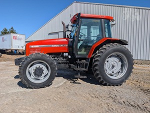 Moteur diesel agricole robuste AGCO ALLIS 8785 174HP 4x4 de 1998 avec équipements, en promotion à prix de gros - Product Image 2