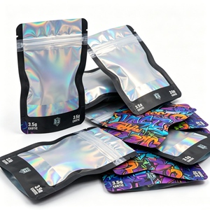 Sachets refermables personnalisés en Mylar holographique noir avec fenêtre transparente, 3,5 g, résistants à l'humidité, pour snacks et bonbons - Product Image 6