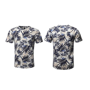 Camiseta de Manga Corta para Hombre con Estampado de Hojas de Palma Azules, Ropa Casual de Verano, Color Base Beige Claro - Product Image 3
