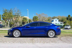 Usado cuidadosamente 2017 Te SS laa Mo del S 75 1 Propietario Paquete de actualizaciones Premium Kilometraje de propiedad de Florida 122400 - Product Image 4