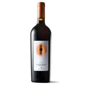 Premium Italiaanse Nog Rode Wijn Gjove Sangiovese Igt Biologische Geen Sulfieten Toegevoegde Flessen 750Ml