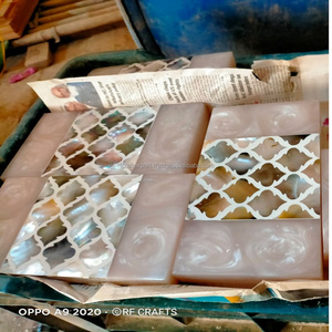 Bolso de mano de resina para mujer al por mayor, bolso de mano de noche, cadena dorada, flor ligera, artesanía personalizada, patrón de estilo con logotipo para mujer - Product Image 2