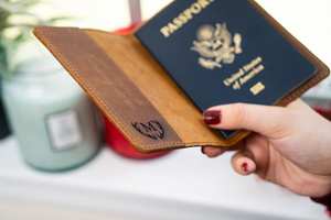 YWCE portefeuille de voyage de luxe en cuir véritable personnalisé RFID bloquant les imprimés d'animaux écologique porte-passeport organisateur crédit - Product Image 4