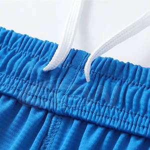 ชุดฟุตบอลขายส่ง พิมพ์โลโก้ทีมตามสั่ง เสื้อและกางเกงขาสั้น แห้งเร็ว ระบายอากาศได้ดี ผลิตจากโพลีเอสเตอร์ สำหรับผู้ใหญ่ รับผลิตจำนวนมาก (OEM) - Product Image 5