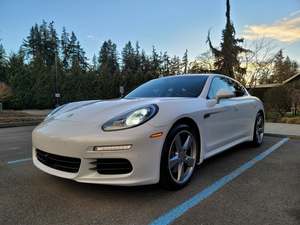 Porsche Panamera Edition 2016 / Disponible à la vente avec faible kilométrage, moteur essence, véhicule bien entretenu et sans accidents. Ventes exceptionnelles. - Product Image 5