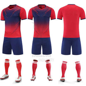 Camiseta de fútbol para hombre de alta visibilidad personalizada OEM, uniforme de poliéster duradero, ropa de fútbol por sublimación - Product Image 2