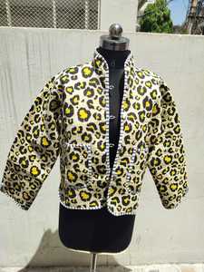 Edredón Reversible de Algodón Acolchado con Estampado Sanganeri Kantha, Hecho a Mano en Jaipur, India, Ecológico, con Estampado Animal, para Mujer, Primavera, Otoño e Invierno - Product Image 4