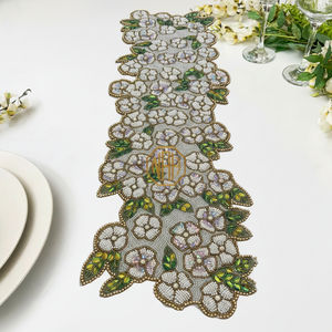 Chemin de table et set de table brodés à la main, motif floral moderne, décor en verre perlé, design américain, décorations de table perlées - Product Image 2