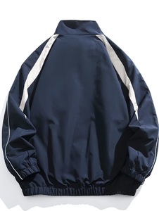 Chaqueta Deportiva Unisex Gris, Impermeable, con Cierre de Cremallera, Diseño Color Block, Corte Holgado, Capucha, Largo Regular, Material de Lona - Product Image 4