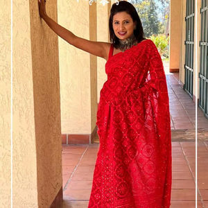 Sari traditionnel en faux georgette avec un travail lourd de chikankari et une bordure en dentelle pour les occasions de mariage et de fête de Diwali - Product Image 1