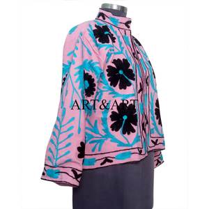 Kimono d'hiver matelassé pour femme, taille unique, tendance, en coton brodé Suzani, motif floral, écologique et respirant - Product Image 4