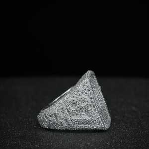 Anillo de cóctel de plata de ley 925 personalizado para hombre con diamante de moissanita VVS, anillo de diseño de moda estilo hip hop. - Product Image 2