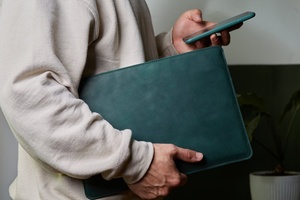 ซองใส่แล็ปท็อปสั่งทำสำหรับผู้หญิงซองจดหมายออกแบบได้ตามต้องการของขวัญชิ้นเดียว LLS-0007C ผลิตในปากีสถาน - Product Image 4