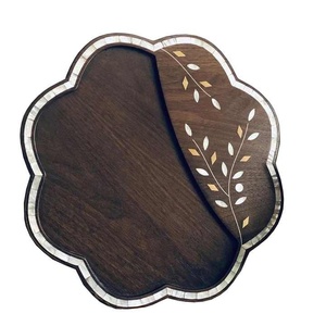 Plateau à chocolat en bois d'acacia fait main avec plateau de service incrusté de nacre Plateau décoratif pour les fêtes du Ramadan - Product Image 2