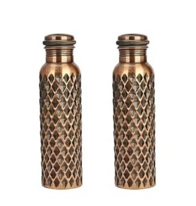 Venta al por mayor de calidad superior 650 ML Frasco de cobre diamante Vaso de acero inoxidable de lujo para la elegancia de hidratación - Product Image 6
