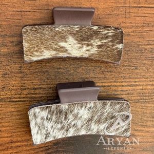 Pinzas para el pelo bonitas de piel de vaca personalizadas, diseño elegante de lujo, pinzas para el pelo de cuero genuino para mujer, accesorios para el cabello, novedad de 2025 - Product Image 1