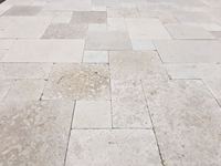 SHIHUI vente en gros de carreaux de calcaire beige du Jura moderne pas cher marbre beige dégringolé murs extérieurs revêtement de sol de villa intérieur de maison