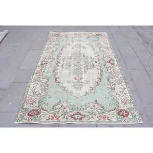 พรมวินเทจสไตล์ตุรกี ขนาด 4.7x7.7 ฟุต ผลิตจากวัสดุรักษ์โลก สีแดงน้ำเงินลายปะติดปะต่อ ทำจากขนสัตว์ พร้อมแผ่นรองหลังทำจากยางลาเท็กซ์ - Product Image 1