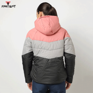 Chaqueta acolchada de Invierno para mujer con logotipo personalizado y nuevo diseño más Popular hecha en Pakistán - Product Image 2