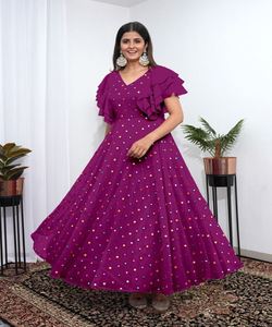 Très belle et design party wear broderie blouse indienne dames femmes cousu readymade bas prix gros surat - Product Image 1