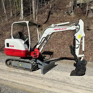 2021 TAKEUCHI TB230 Mini pelle (jusqu'à 12,000 lbs) avec moteur boîte de vitesses pompe d'utilisation de jardin et roulement comme composants de base - Product Image 2