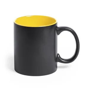 Nuova Tazza in Ceramica con Fascino Rustico - Product Image 1