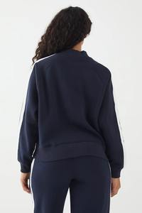 เสื้อกันหนาวซิปเต็มตัวสำหรับผู้หญิงมีแถบด้านข้างแขนเสื้อสเวตเชิ้ต3D พัฟฟ์พิมพ์โลโก้แบบใหม่ออกแบบได้ตามต้องการ - Product Image 3