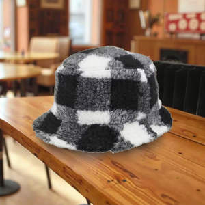 Chapeau de pêcheur sportif décontracté en fourrure Teddy, motif écossais noir, lettres brodées, fruits, impression en relief, en peluche, réversible, quatre saisons - Product Image 5