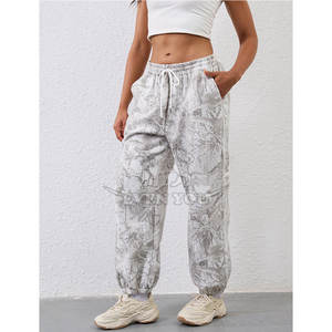 Pantalons de survêtement à thème jungle personnalisés, parmi les plus vendus, offrant un matériau respirant et un look décontracté et relaxant - Product Image 5